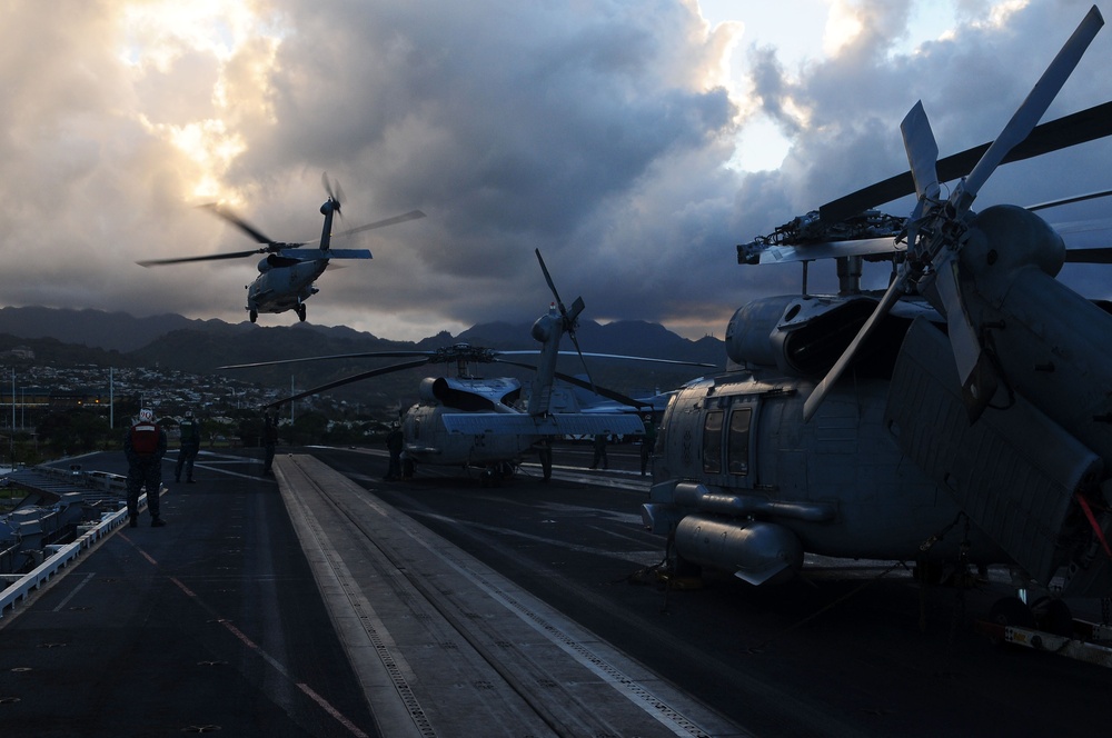 USS Ronald Reagan in Pearl Harbor