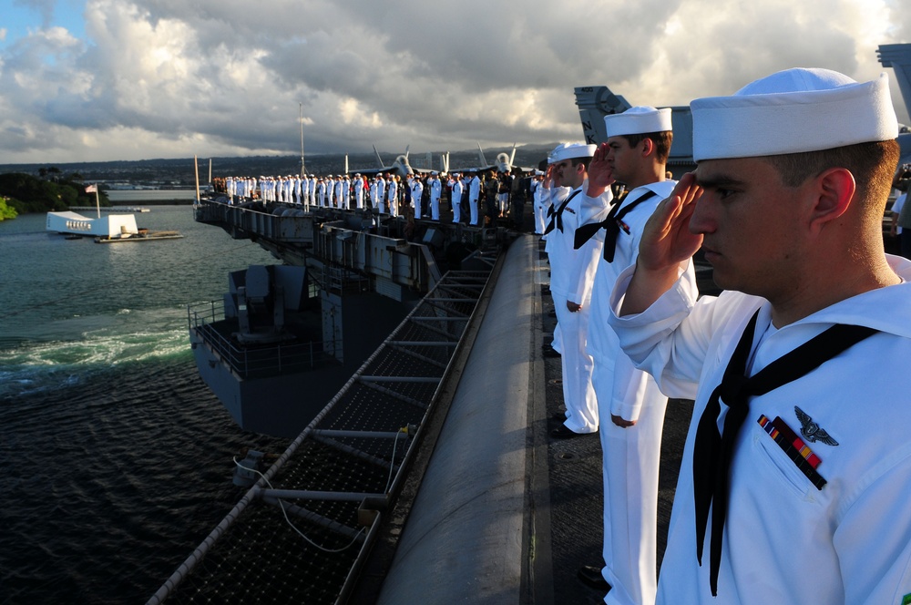 USS Ronald Reagan in Pearl Harbor