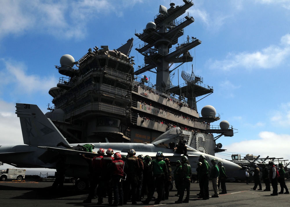 Fly off aboard USS Ronald Reagan