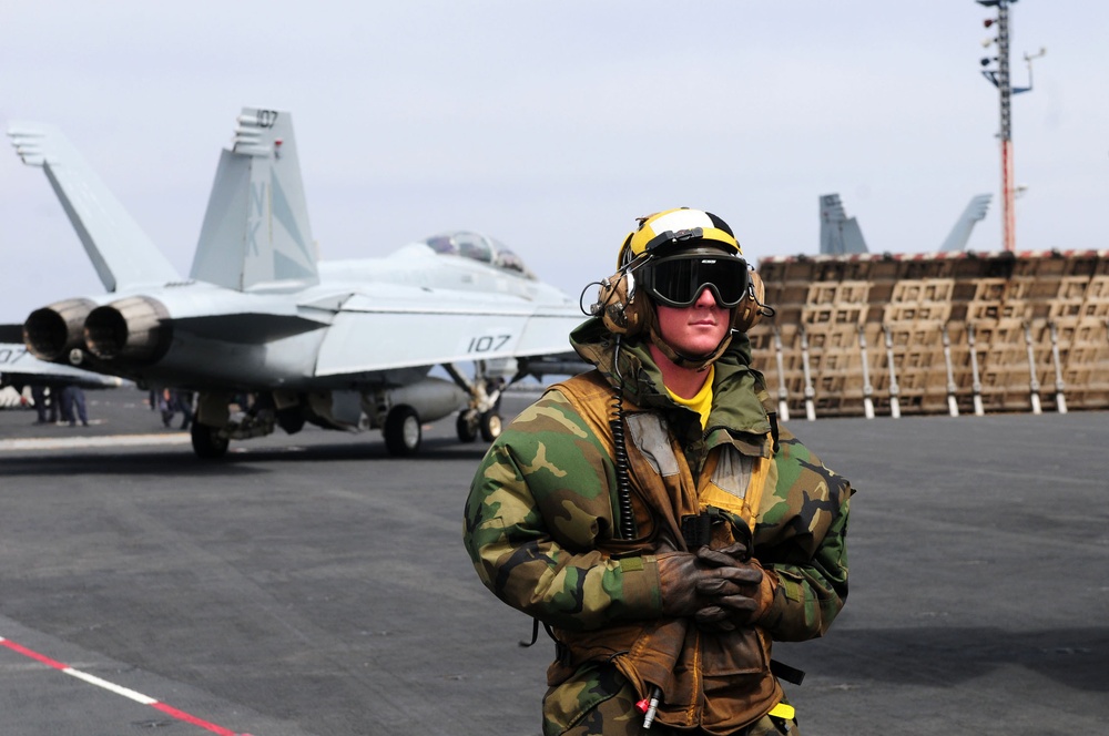 Fly off aboard USS Ronald Reagan