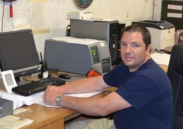 Wounded warrior continues to serve at DLA Distribution