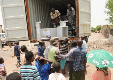 Students in southern Djibouti receive school furniture