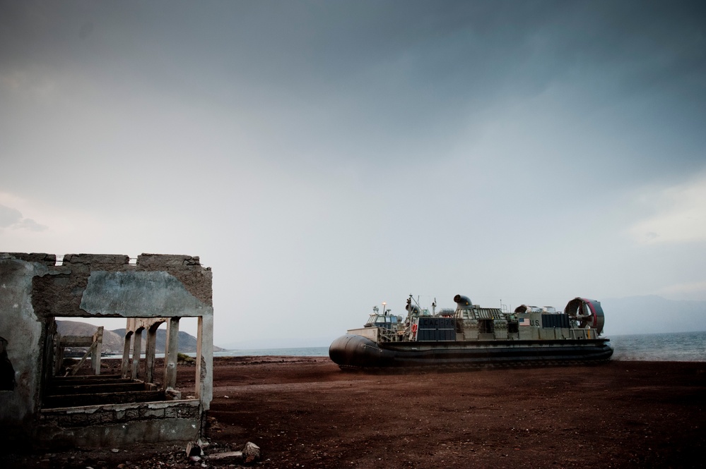 Bataan ARG supports maritime security in 5th Fleet AOR