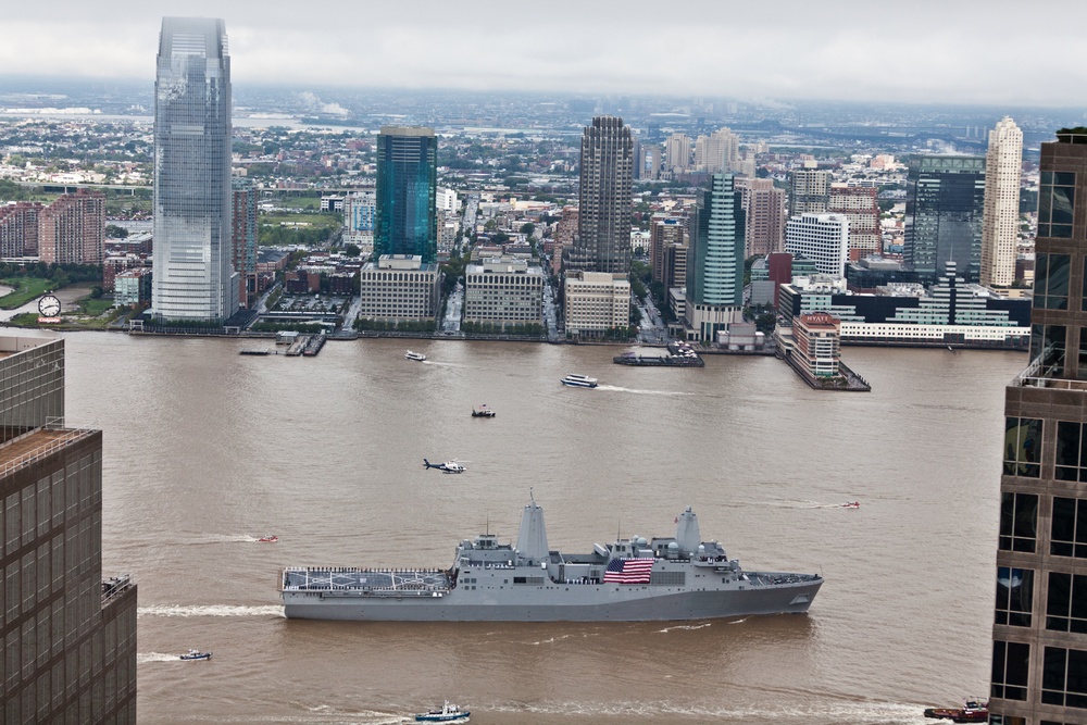 USS New York arrives for Sept. 11 commemoration, sails past Ground Zero