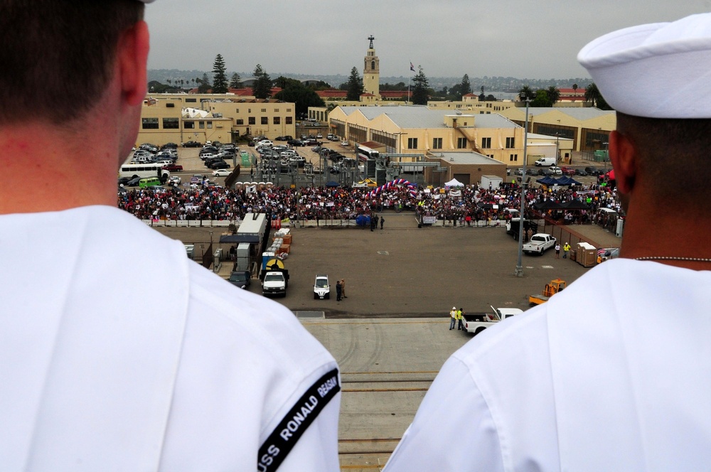 USS Ronald Reagan homecoming