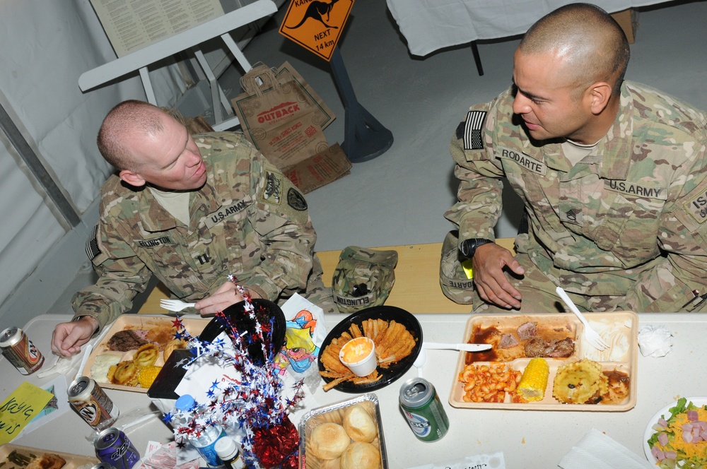 Dinner and a show -- Outback, Armed Forces Entertainment in Afghanistan to serve soldiers