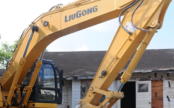 Guard task force aids city of Harlingen in drug house demolition