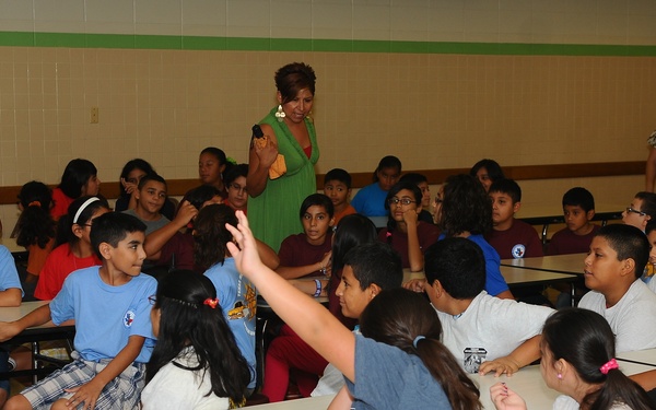 Guard soldiers teach Harlingen school children about dangers of drug use.