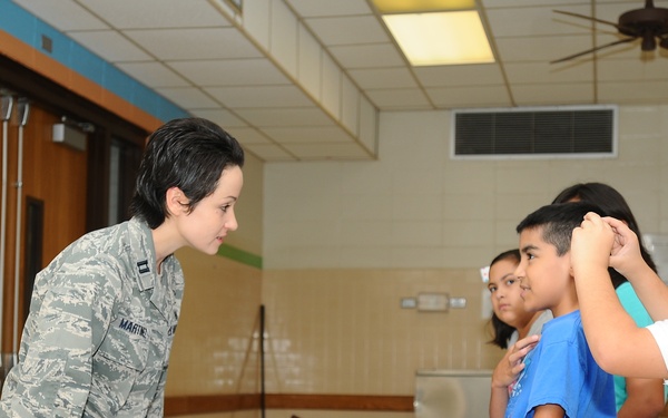 Guard soldiers teach Harlingen school children about dangers of drug use.