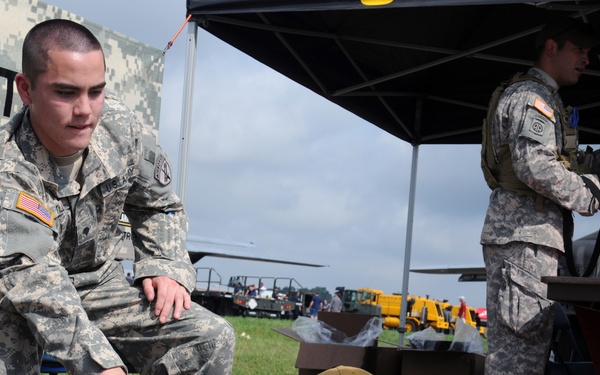 Air Force, military bring show to Pittsburgh skies