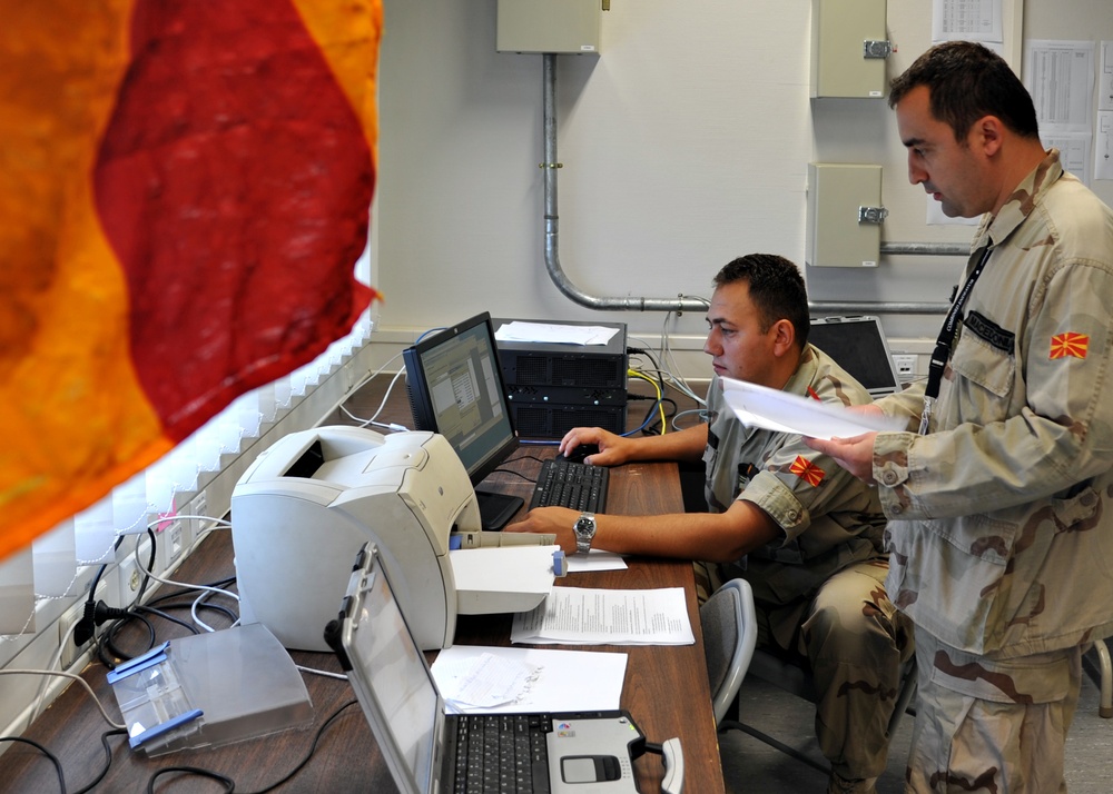 Macedonian army strengthens relationships during Combined Endeavor 2011