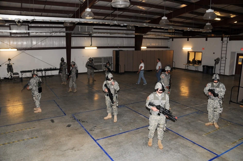 Indiana soldiers train in virtual environment during Bold Quest 2011