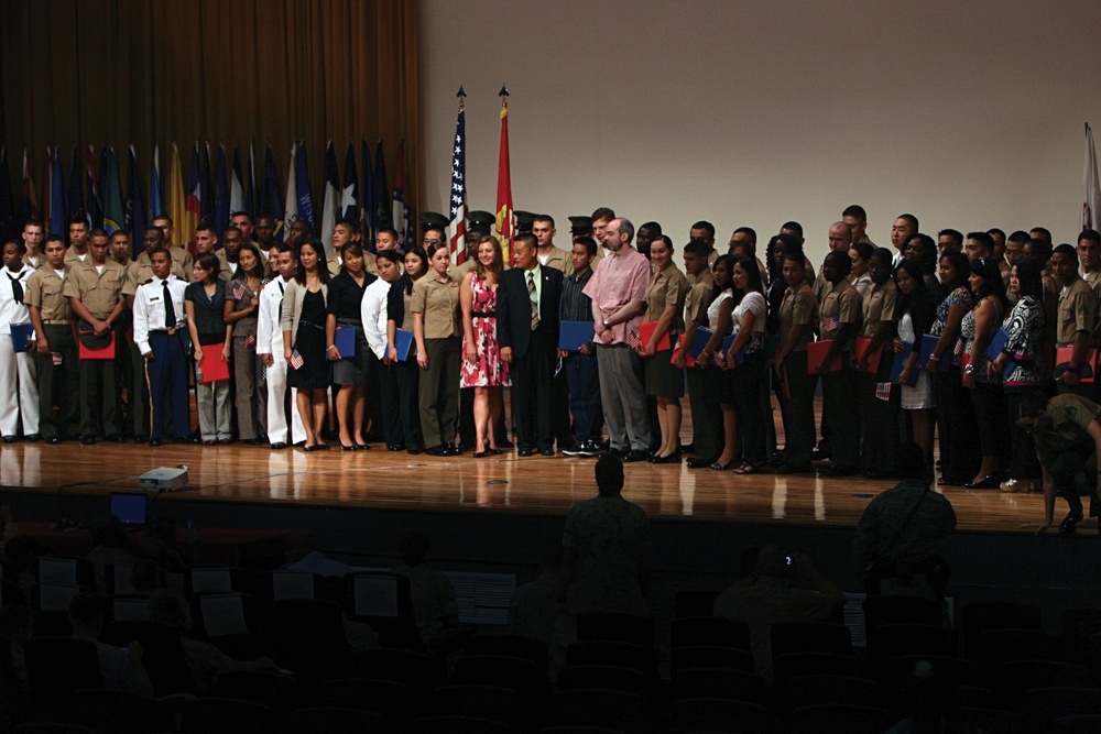 Group becomes US citizens during ceremony