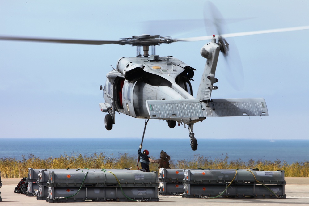 CLR-17 Marines supply USS Bonhomme Richard