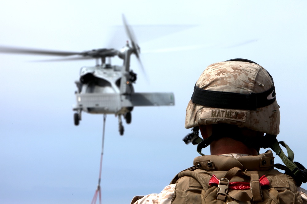 CLR-17 Marines supply USS Bonhomme Richard