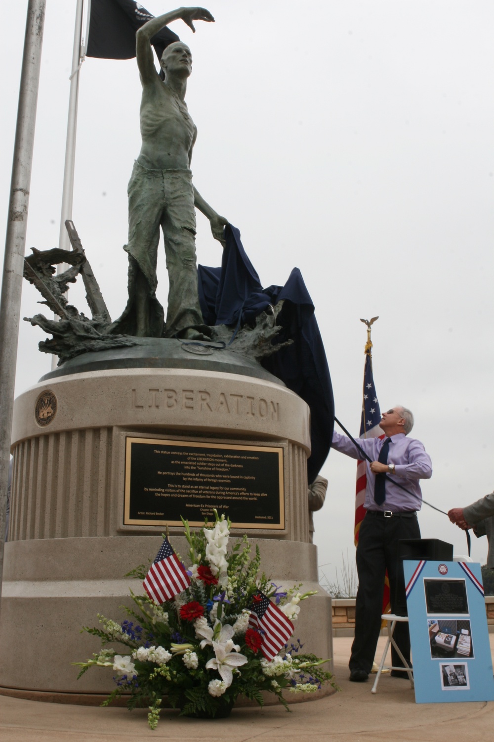 Veterans dedicate statue for POW/MIA