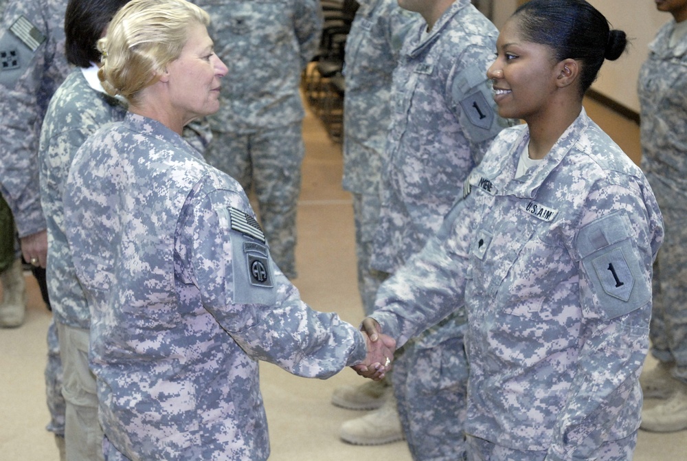 Army Materiel Command Chief, first female four-star general, visits ‘Dagger’ Brigade in Baghdad