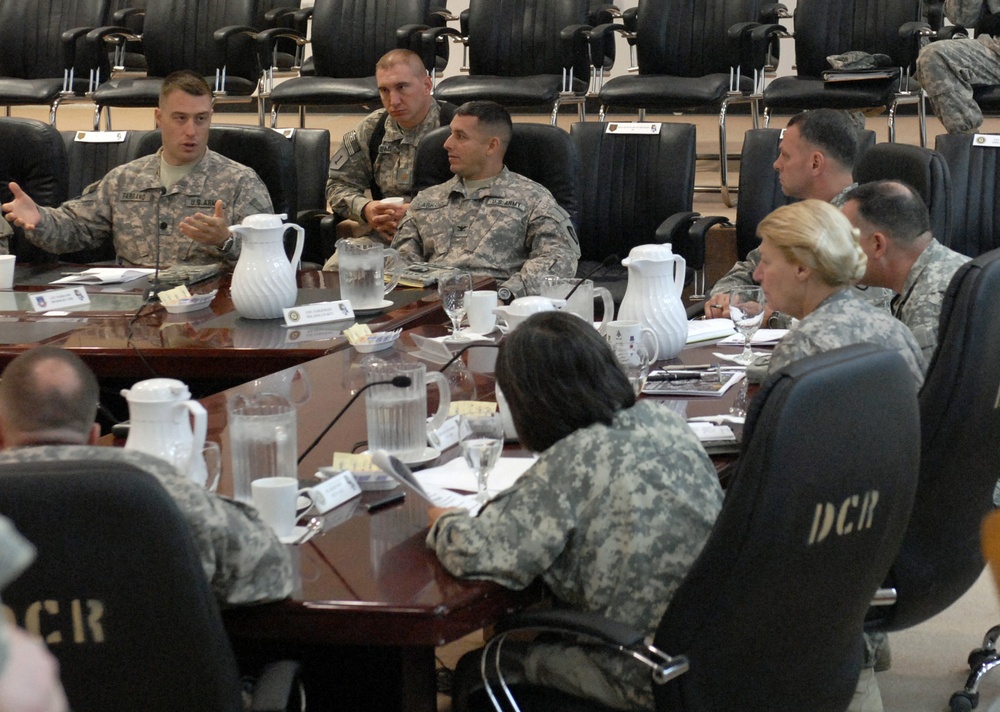 Army Materiel Command Chief, first female four-star general, visits ‘Dagger’ Brigade in Baghdad