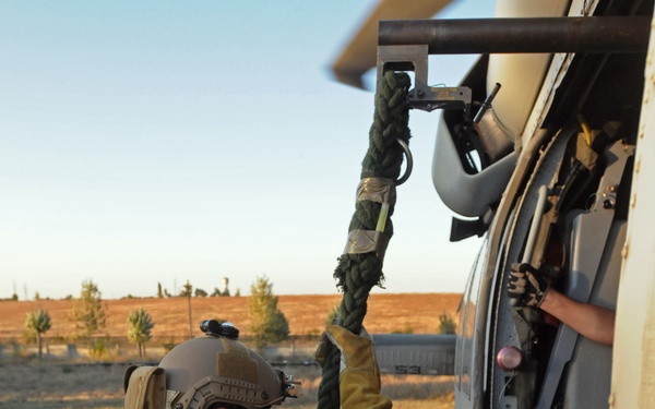 Operation Jackal Stone 2011: Multinational special operations fast rope