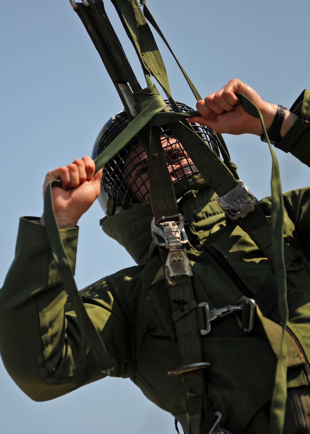 Rough Terrain Airborne Training: Paratroopers prepare for any landing