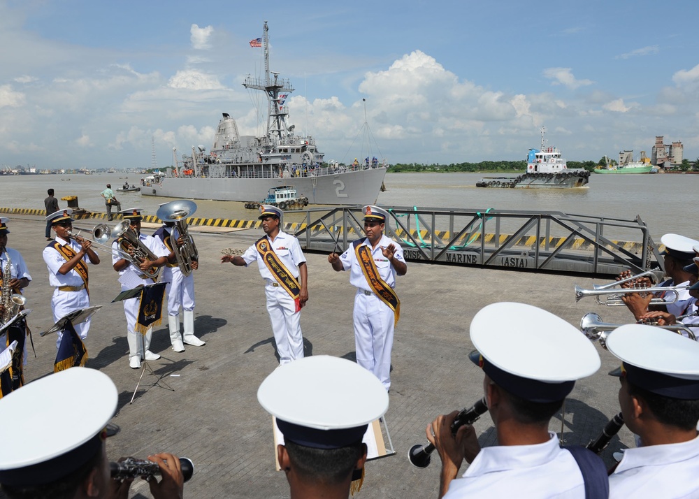 USS Defender arrives in Chittagong