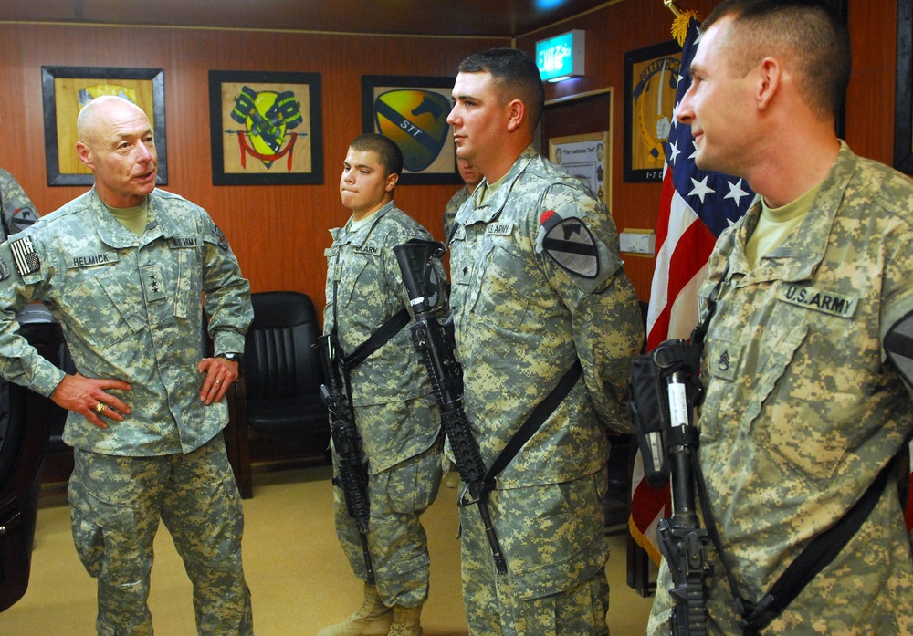 Lt. Gen. Helmick visits COS Kalsu