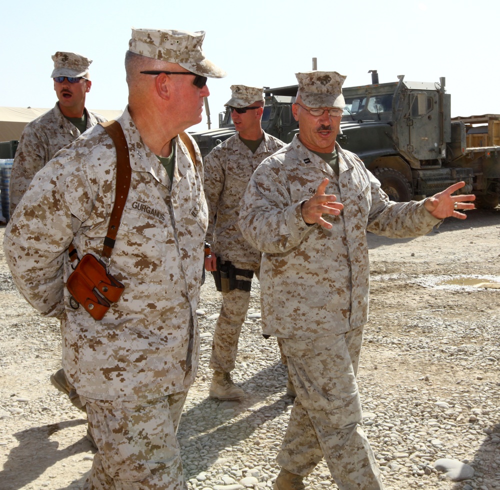 I MEF CG visits 2nd MLG (FWD) at Camp Leatherneck