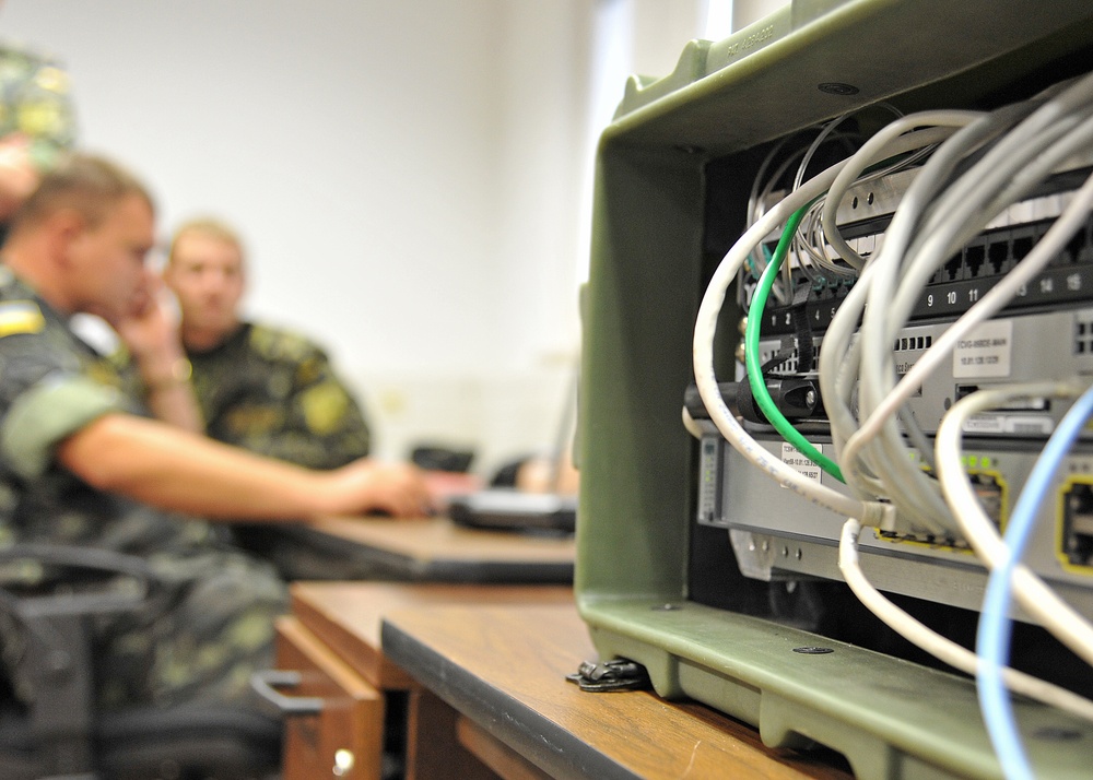 Communications capabilities of Ukraine military improve during Combined Endeavor 2011