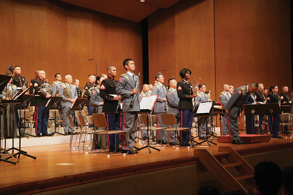 Marines, Okinawans bond through music