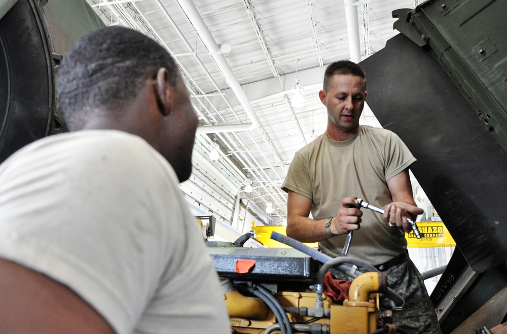 Virginia Guard soldiers keep brigade vehicles rolling