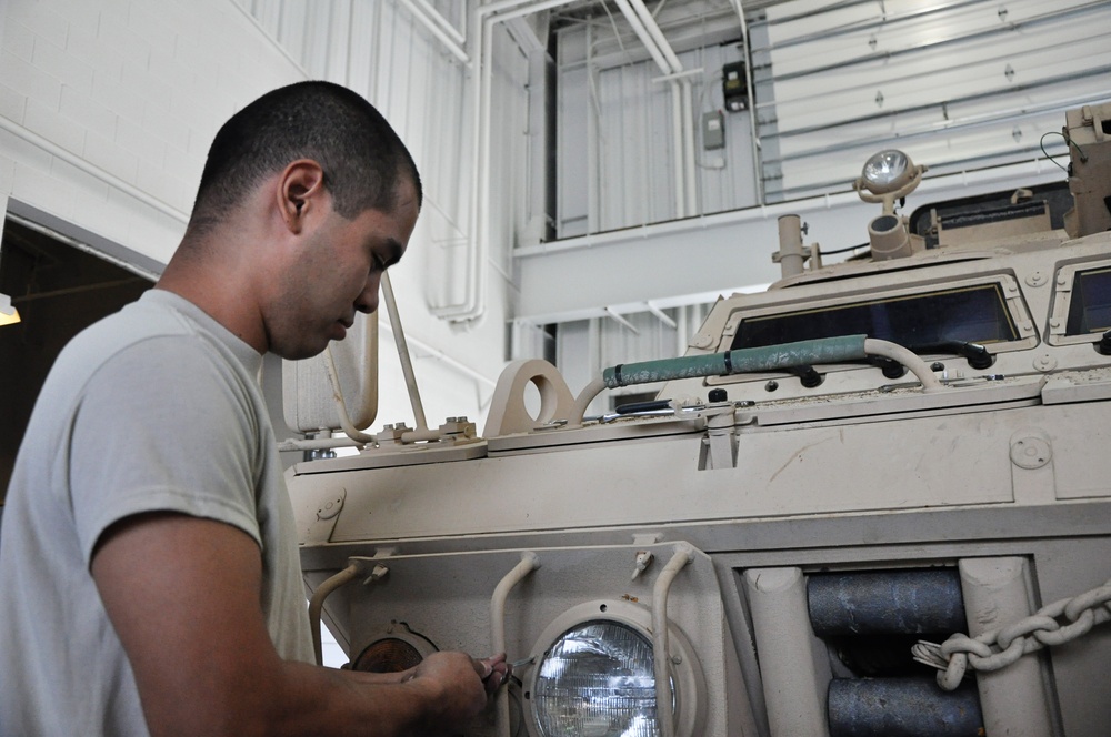 Virginia Guard soldiers keep brigade vehicles rolling