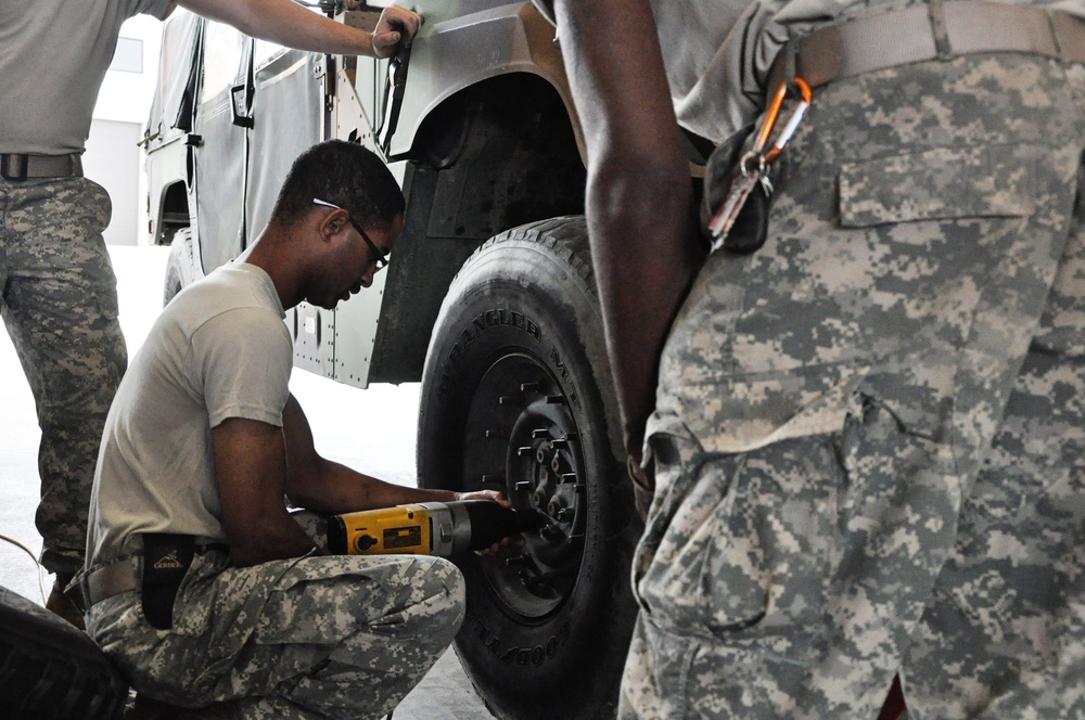 Virginia Guard soldiers keep brigade vehicles rolling