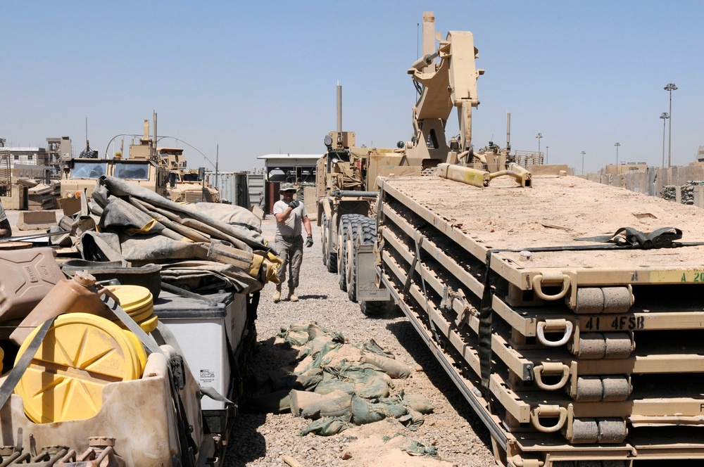 ‘First Lightning’ Battalion soldiers prepare Joint Security Station Loyalty, Iraq for closure