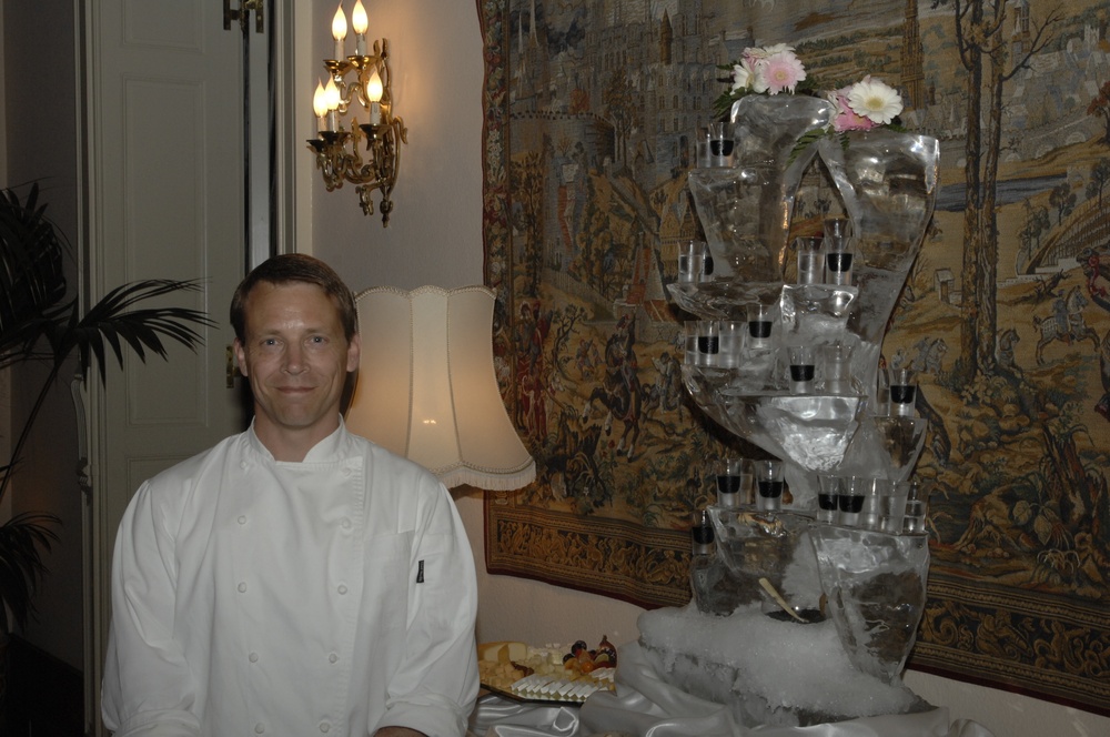 SACEUR hosts dinner for the NMRs'