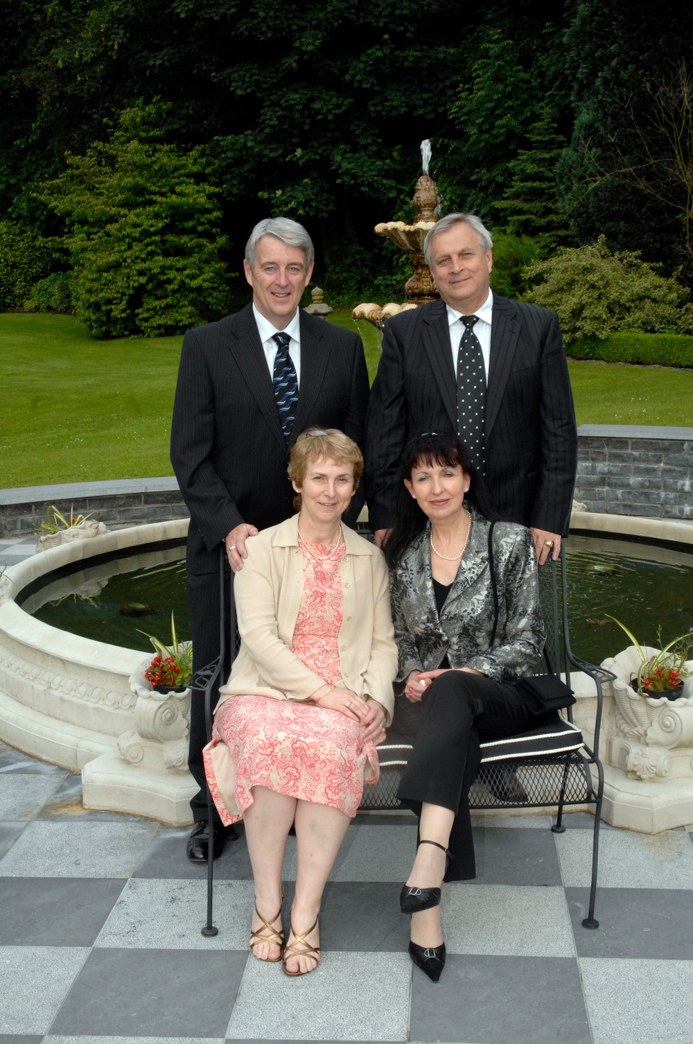 SACEUR hosts dinner for the NMRs'