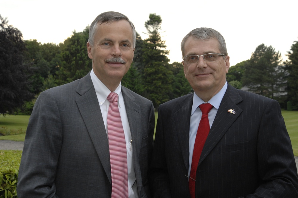 SACEUR hosts dinner for the NMRs'