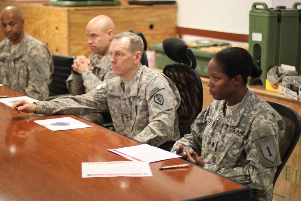 United States Division – Center commander visits ‘Griffin’ Battalion at Camp Liberty, Iraq