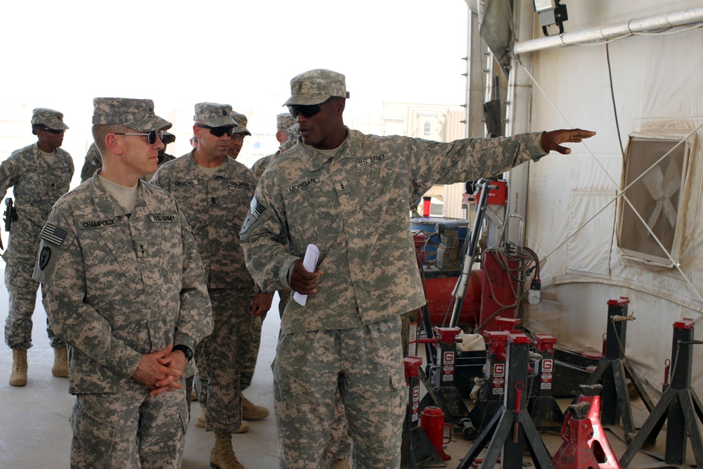 United States Division – Center commander visits ‘Griffin’ Battalion at Camp Liberty, Iraq