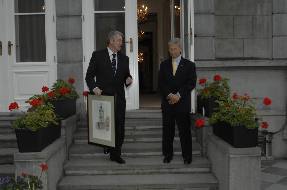 SACEUR hosts dinner for the NMRs'