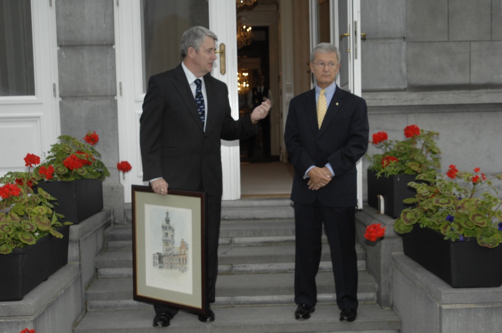 SACEUR hosts dinner for the NMRs'