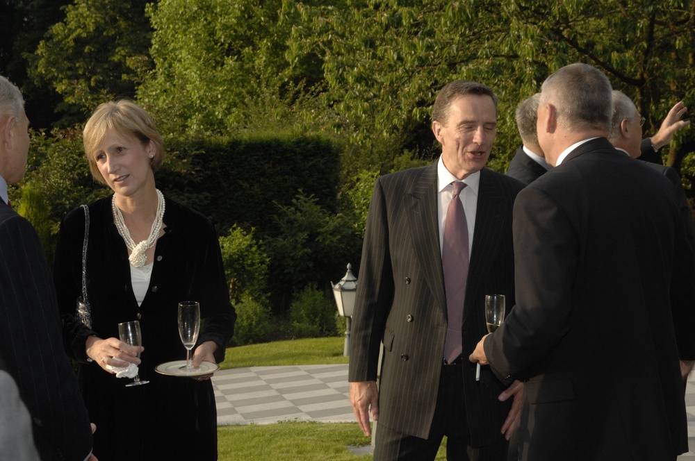 SACEUR hosts dinner for the NMRs'