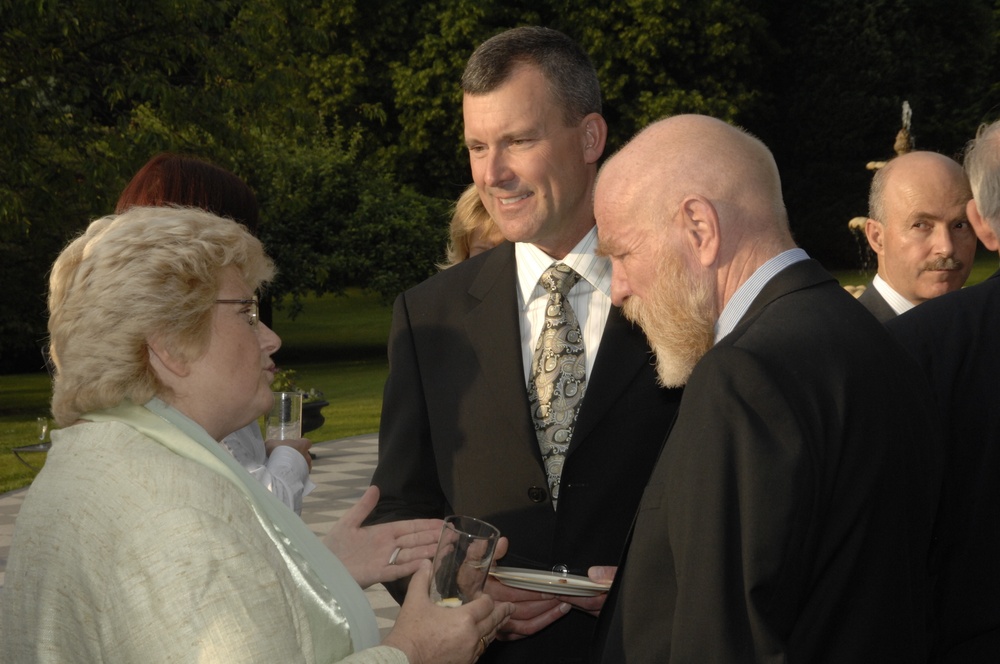 SACEUR hosts dinner for the NMRs'