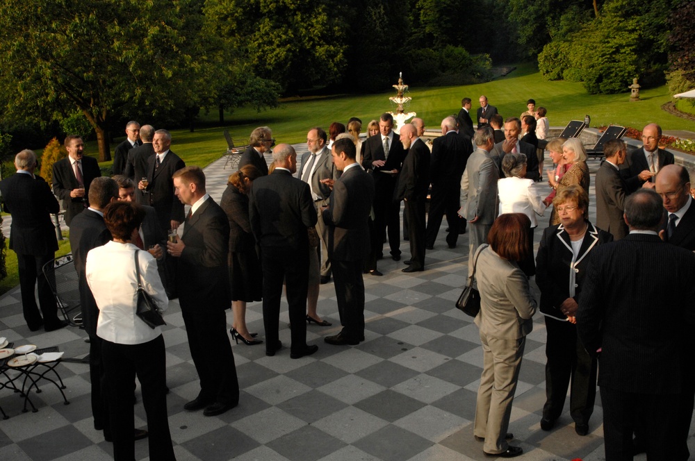 SACEUR hosts dinner for the NMRs'