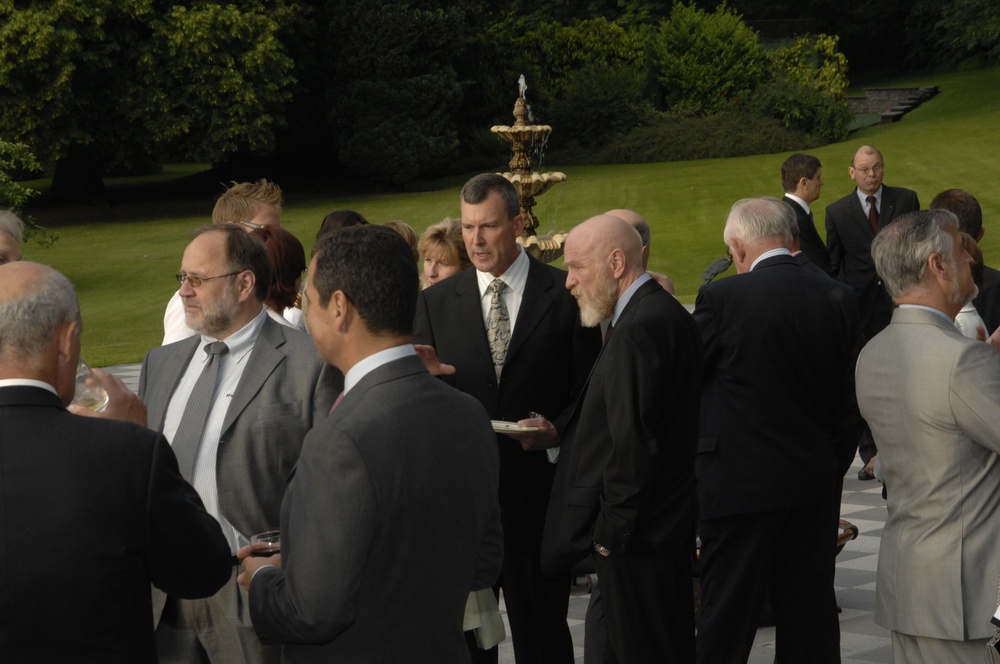 SACEUR hosts dinner for the NMRs'