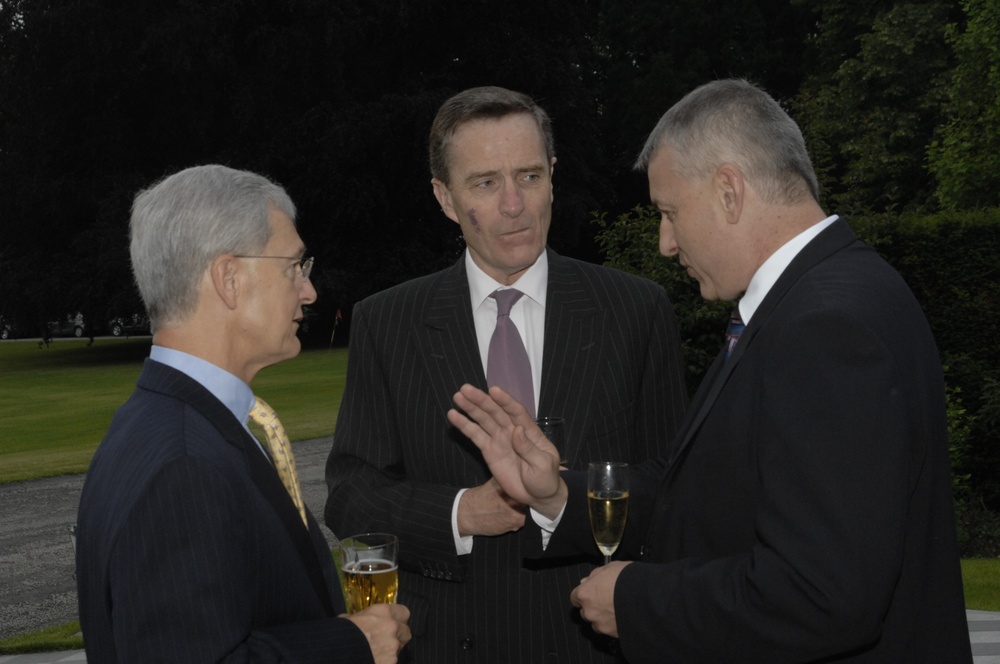 SACEUR hosts dinner for the NMRs'