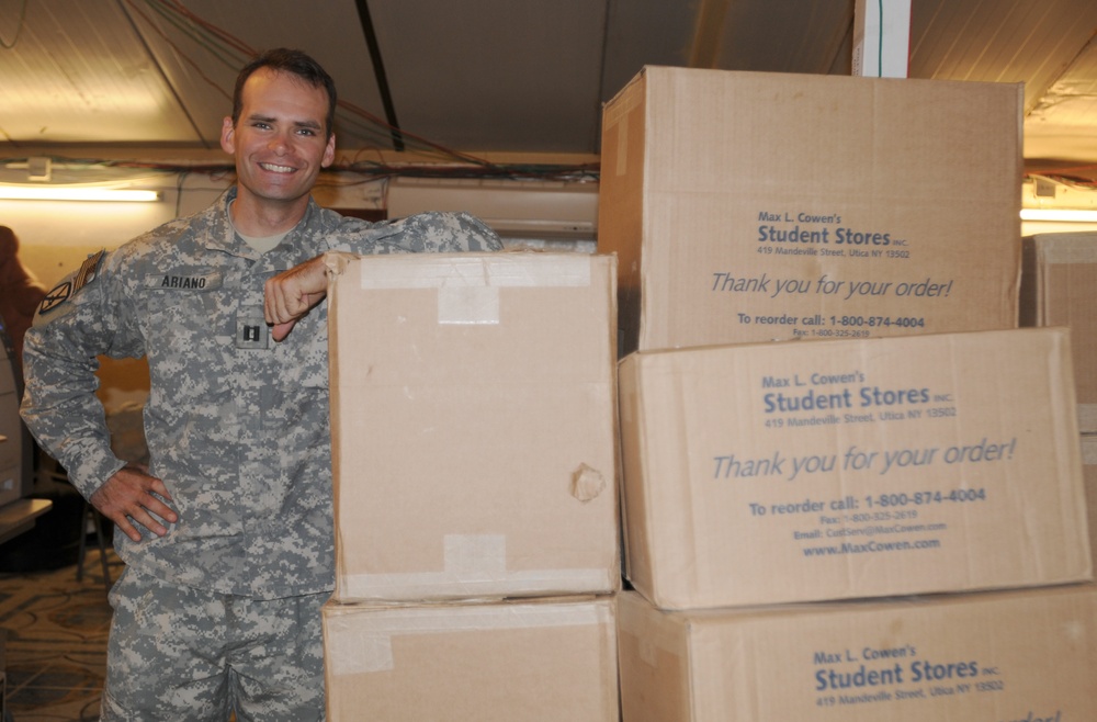 Paratrooper gives to Anbar Schools