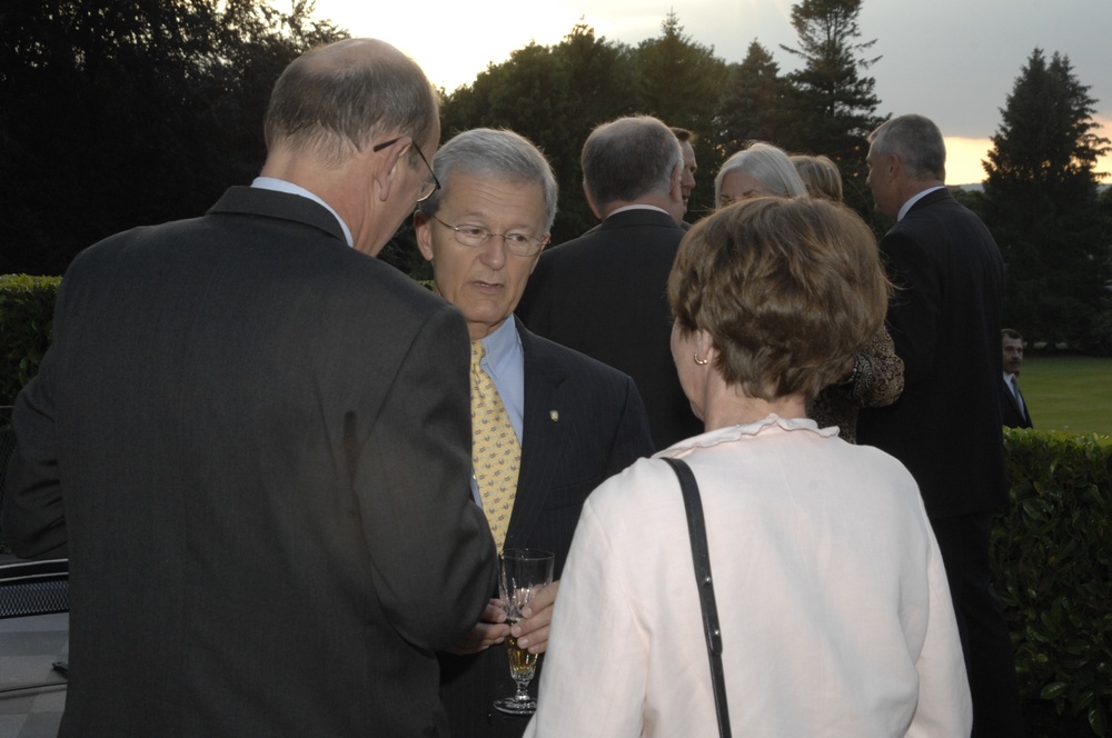SACEUR hosts dinner for the NMRs'