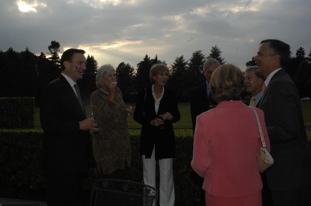 SACEUR hosts dinner for the NMRs'