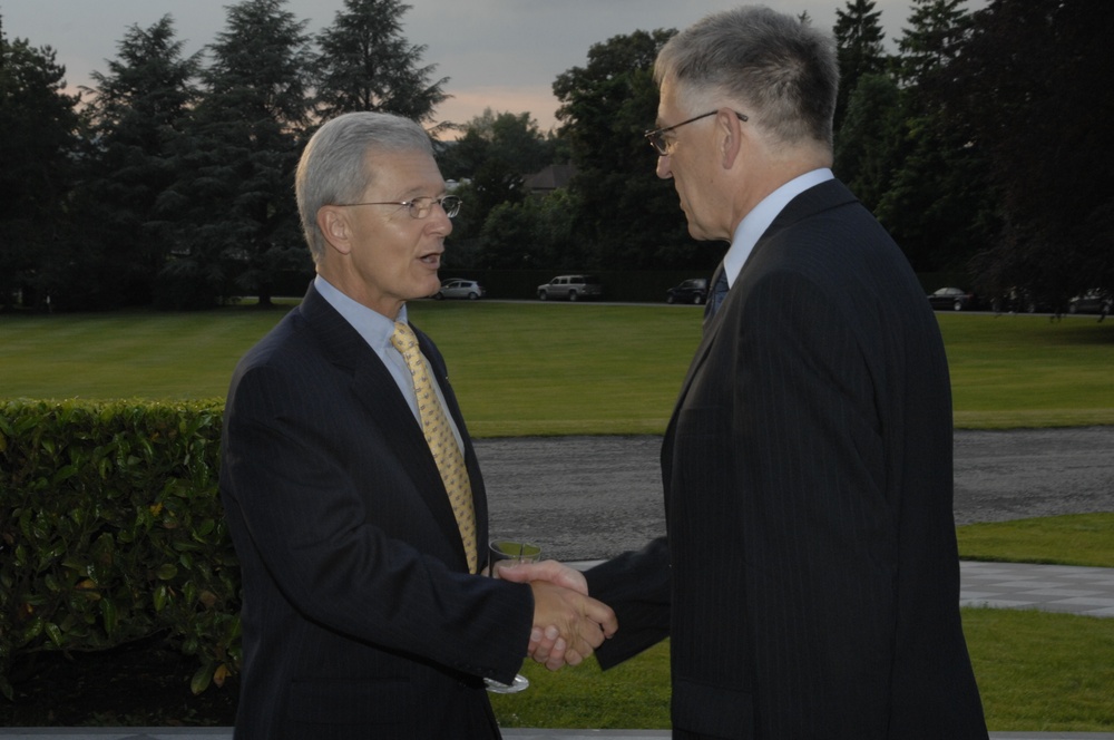 SACEUR hosts dinner for the NMRs'