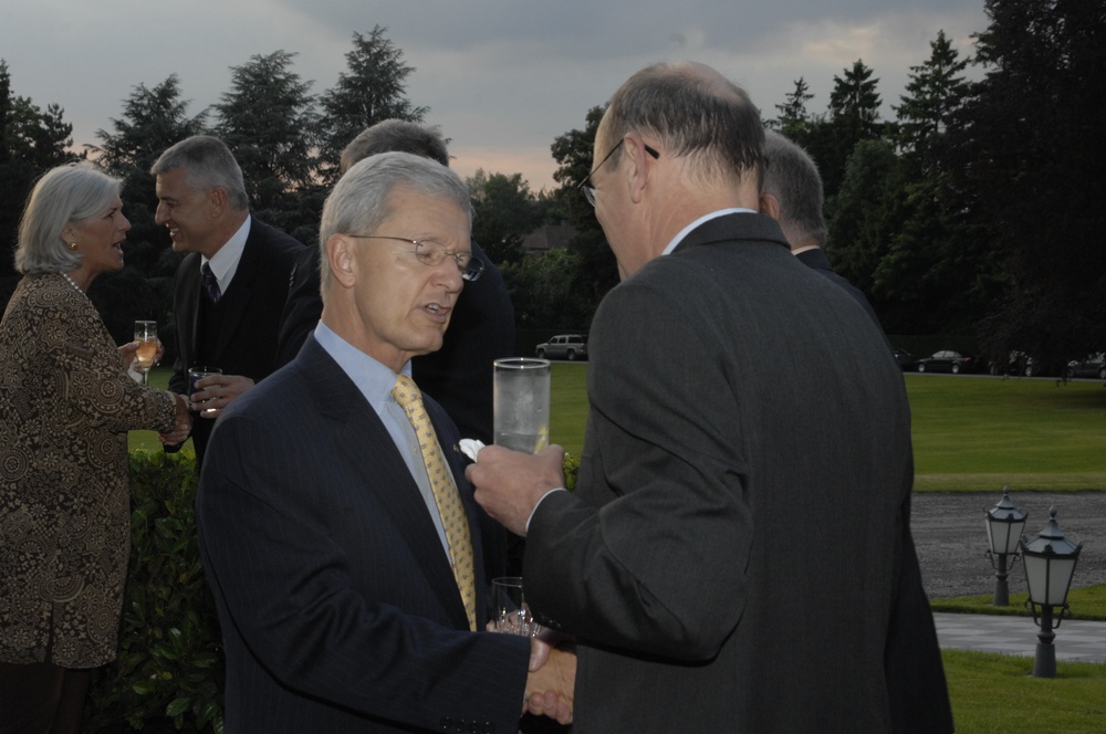 SACEUR hosts dinner for the NMRs'